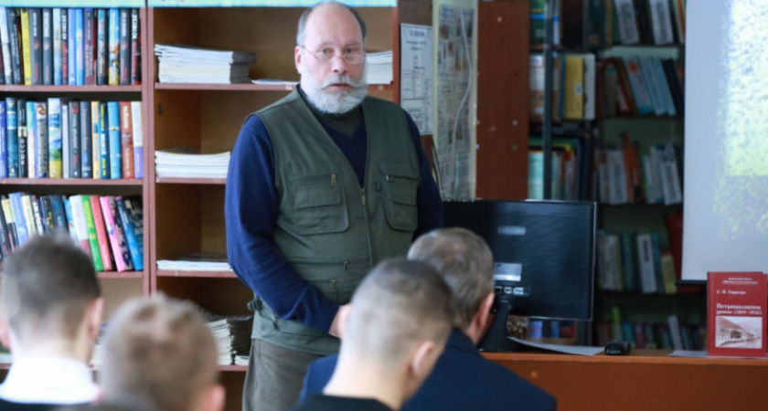 Новую книгу «Петропавловские хроники (1855–1920)» представил камчатский краевед и писатель Сергей Гаврилов.