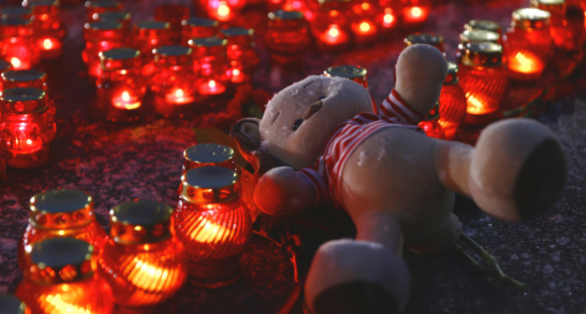 Камчатская молодёжь почтила память жертв теракта в «Крокусе».