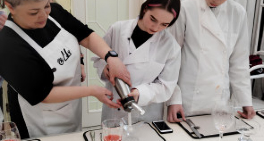 Кулинарный мастер-класс для воспитанников детских домов провели на Камчатке.