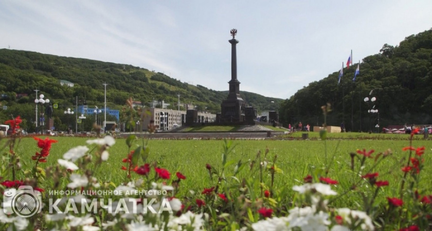 Ликвидацию «кричащей рекламы» продолжают в столице Камчатского края.