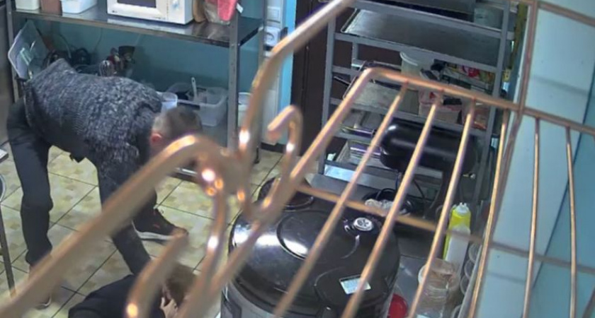 На Камчатке избивший сотрудницу кафе в Сокоче мужчина отправится в колонию строгого режима