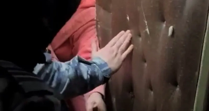 Камчатская пенсионерка встретила приставов и полицейского перцовым баллончиком