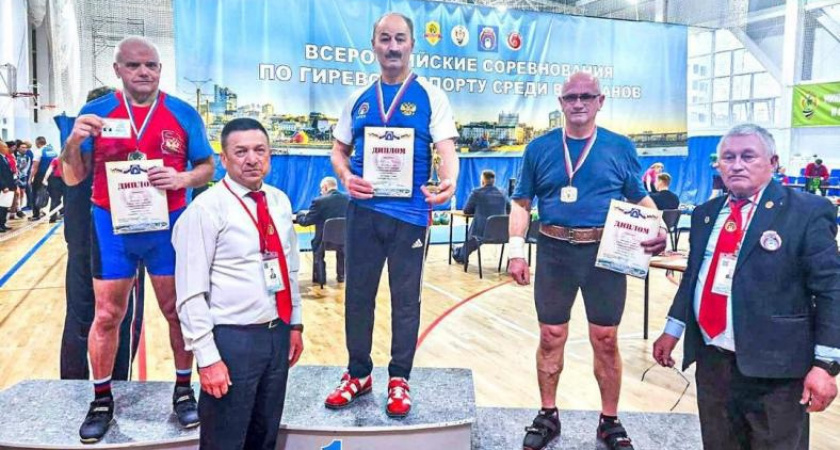 Камчатский ветеран гиревого спорта завоевал две золотые медали на Чемпионате России.