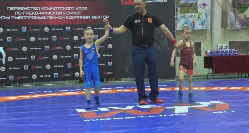 Краевые соревнования по греко-римской борьбе провели на Камчатке.
