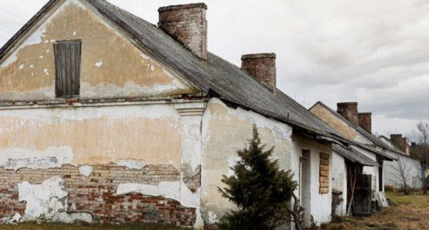 В Петропавловске семь лет не могут расселить разрушающийся дом