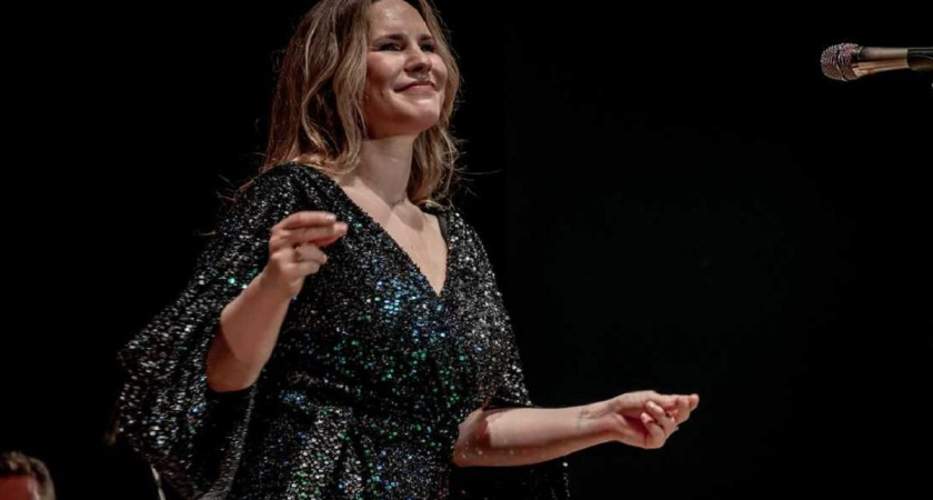 Всемирно известные хиты в исполнении яркой соул певицы Светланы Жаворонковой вызвали восторг