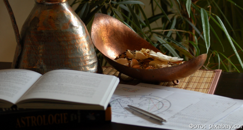 Извращенные методы: россиян на собеседованиях проверяют на полиграфе, картах таро и у гадалок