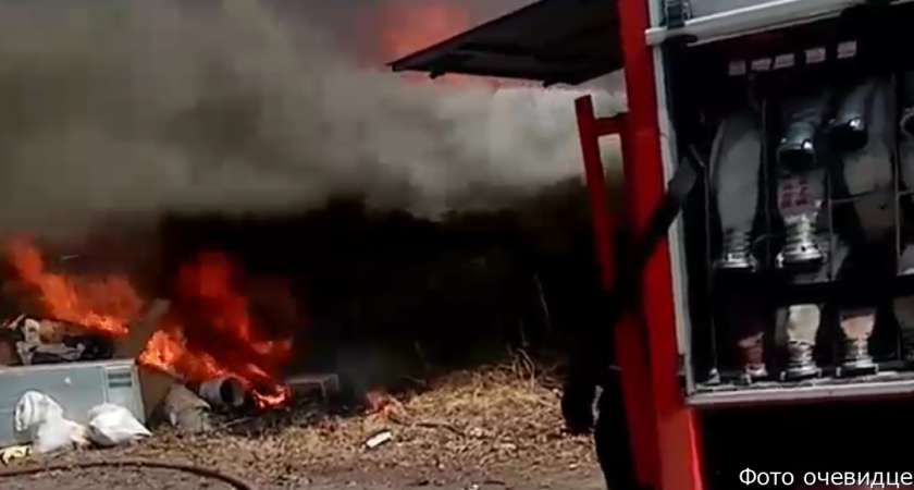 На Камчатке в частном секторе сгорел дом (видео)