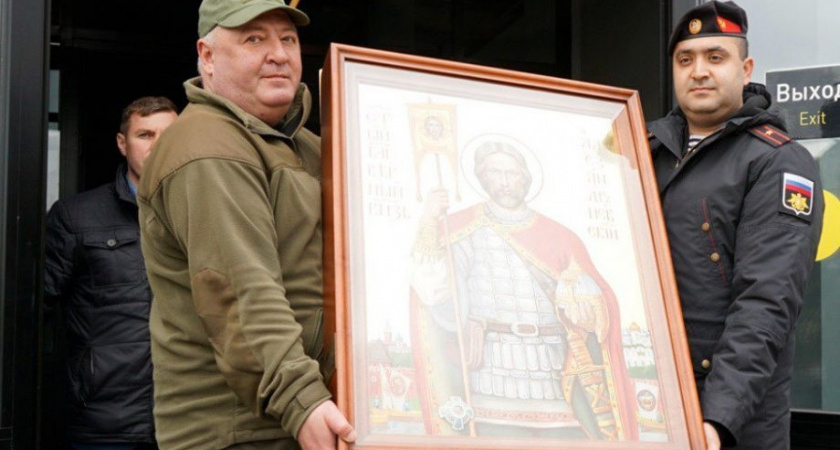 Торжественная служба в честь иконы Пресвятого Благоверного Князя Александра Невского прошла в Кафедральном соборе на Камчатке