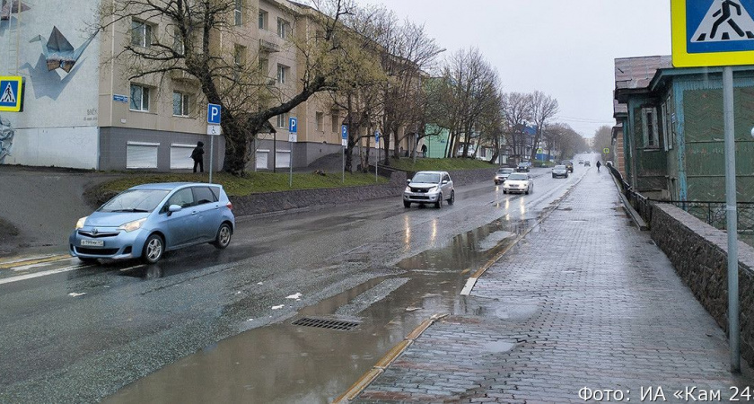 На Камчатке выходные омрачат штормовой ветер и проливной дождь