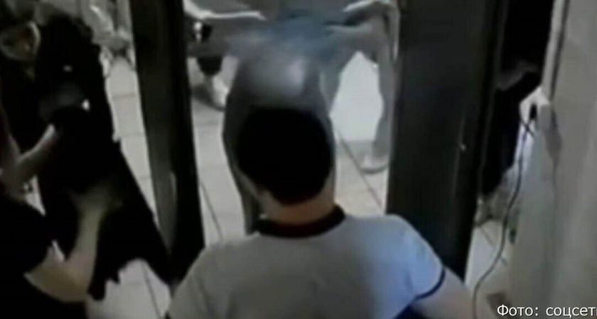 Школьниц заставляли снимать бюстгальтеры перед сдачей ЕГЭ