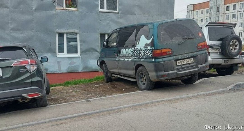 Спрятаться не удалось: в Петропавловске сотрудники ГИБДД провели рейд по парковкам