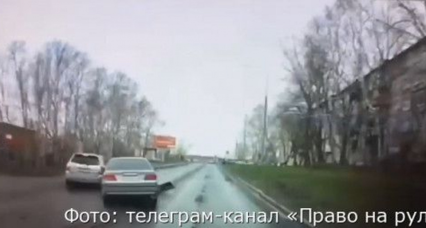 Поворот не туда: момент утренней аварии в Петропавловске-Камчатском попал на камеру