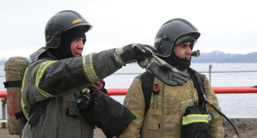 Масштабная тренировка камчатских пожарных проведена на нефтебазе в Петропавловске-Камчатском