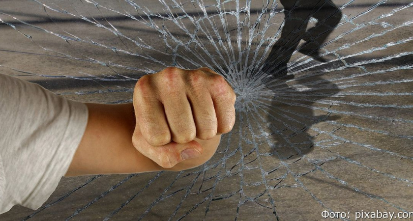 На Камчатке двое друзей «поиграли» в коллекторов и попали на уголовку