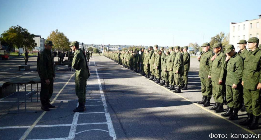Минобороны РФ: на Камчатке контракт на военную службу заключают по 100 человек в месяц