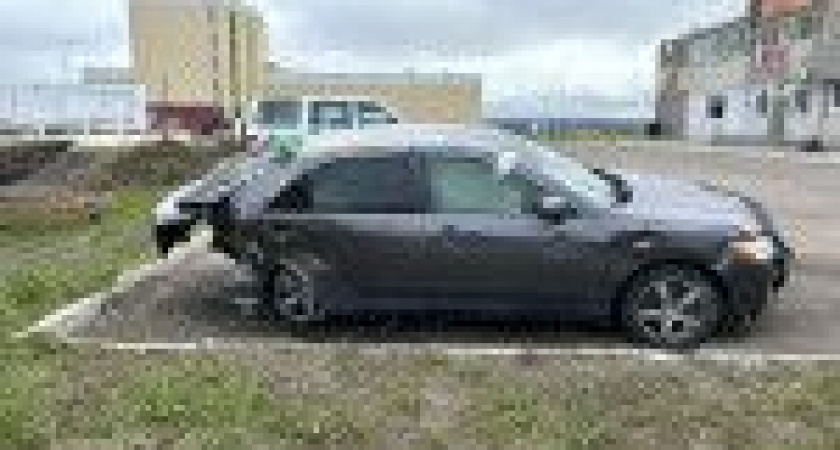 Очевидцы: два человека погибли, вылетев на автомобиле в реку в Усть-Камчатске