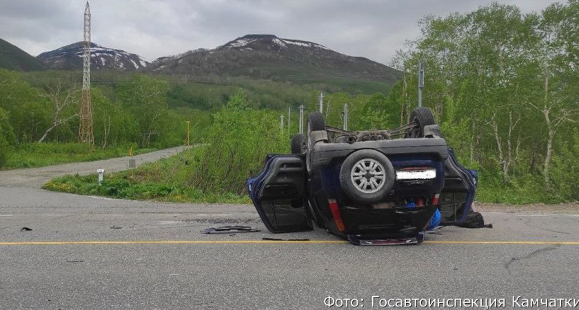 Госавтоинспекция Камчатки начала проверку ДТП, в котором «Хонда» перевернулась на крышу