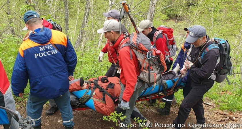 Камчатским спасателям пришлось забирать подростка с пешего турмаршрута (видео)