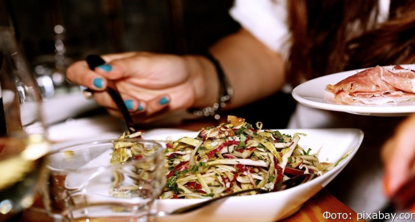 В России хотят устраивать внезапные проверки всех производителей и продавцов готовой еды