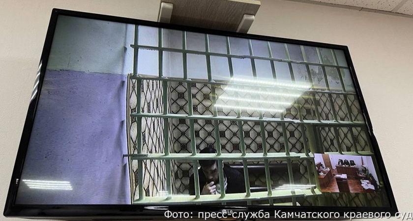 Рязанов, едва не забивший до смерти работницу кафе, просит смягчить ему приговор