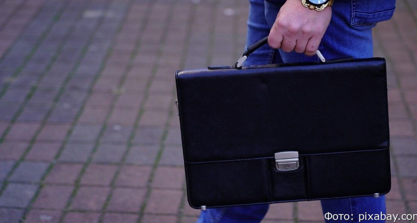 Депутатов РФ обяжут согласовывать поездки за границу