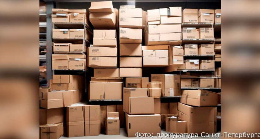 В российской школе спрятали на складе ноутбуки за 2 млн рублей и не выдавали детям