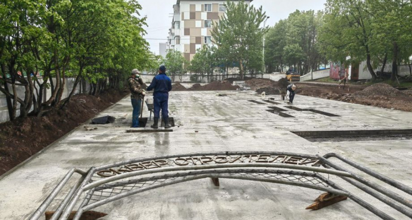 В Петропавловске проинспектировали ход благоустройства Сквера строителей