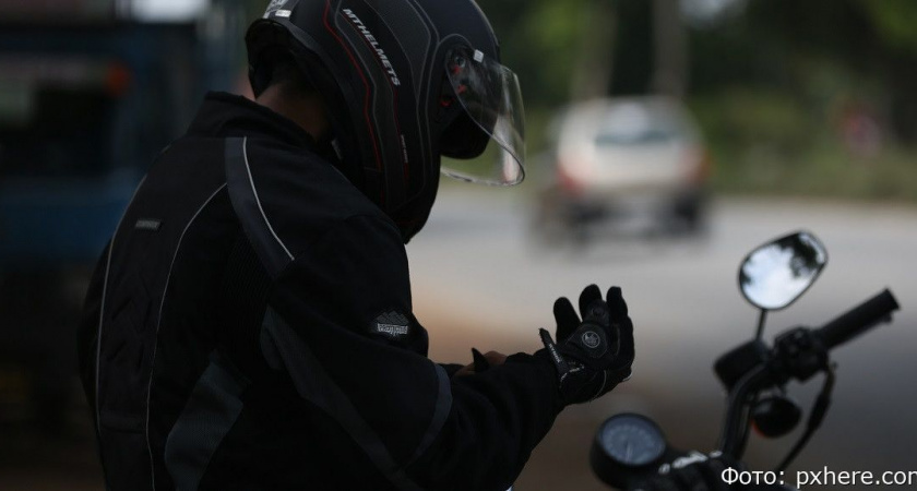 В больнице Петропавловска умерла одна из двух женщин, которых на тротуаре сбил мотоциклист