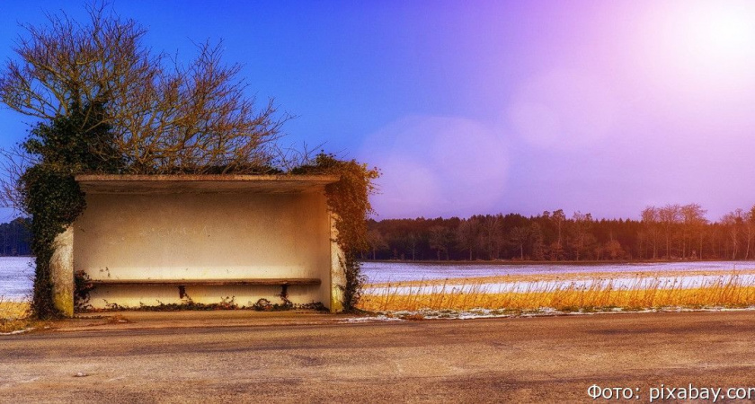 В России предложили запретить курить у остановок и магазинов