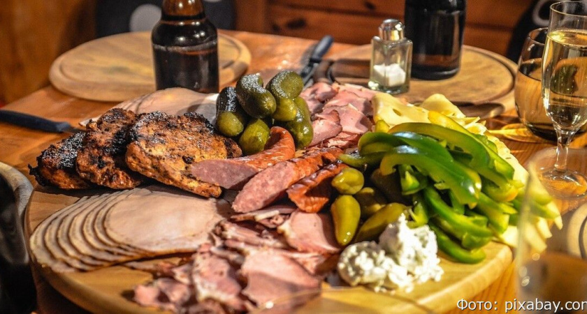 Врач предупредила о риске развития смертельной болезни из-за колбас и сосисок