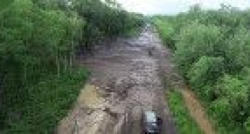 Ни проехать, ни пройти: на Камчатке сель смыл дорогу возле посёлка Ключи