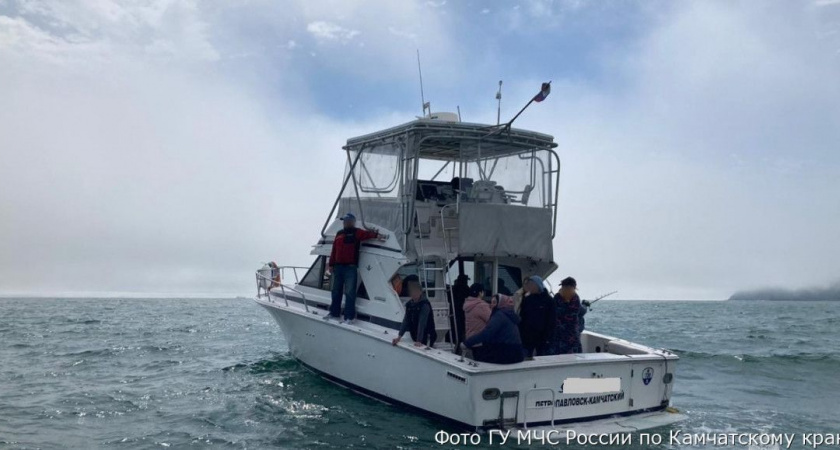 На севере Камчатки перевернулась лодка с людьми