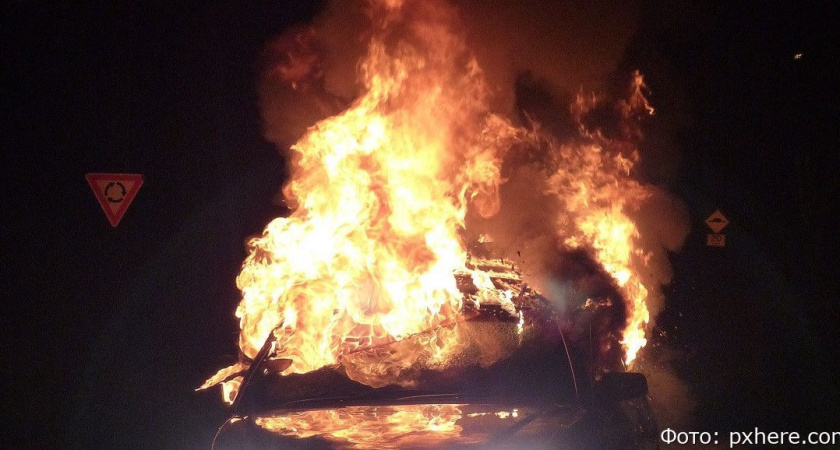 Не доставайся никому: дальневосточник сжёг машину, которую хотели конфисковать