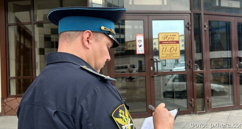 На Камчатке владелец кафе оплатил налоги после ареста помещений заведения