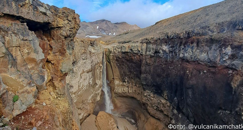 Камчатский водопад Опасный вошел в топ самых живописных водопадов России