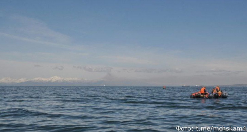 На Камчатке в Охотском море перевернулась лодка, рыбак пропал без вести