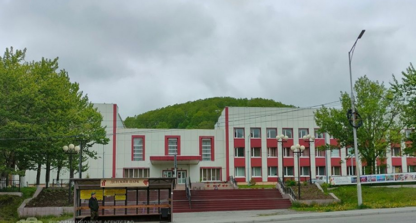 Учения МЧС: На сцене Камчатского дворца детского творчества возник пожар