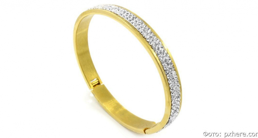 В Петропавловске-Камчатском гость снял с хозяйки дорогой браслет