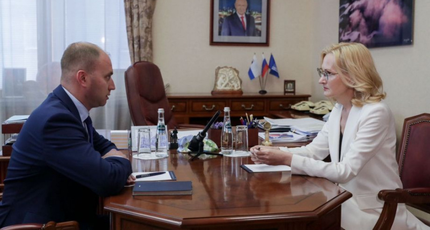 Ирина Яровая предложила Роману Чекушову изучить опыт строительства судов для Камчатки