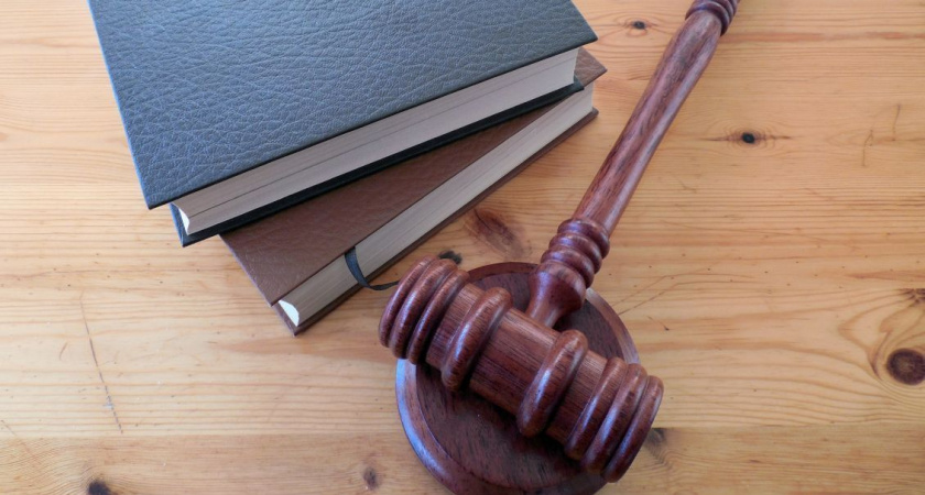 Управляйка в Петропавловске-Камчатском в срок не отремонтировала обрушающийся фасад дома