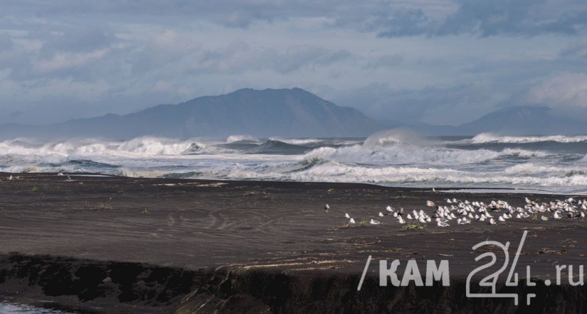 На Камчатке ветер поиграл рафтом с туристами, унося их в море