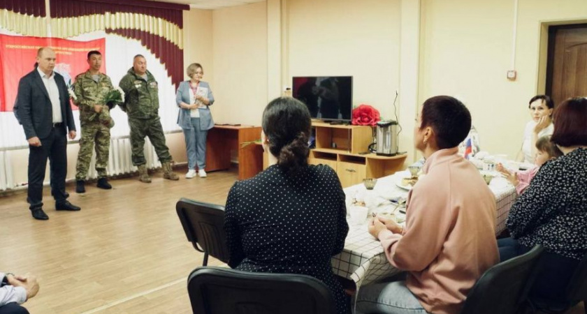 Знаки «Жена участника СВО» вручили жительницам села Мильково на Камчатке