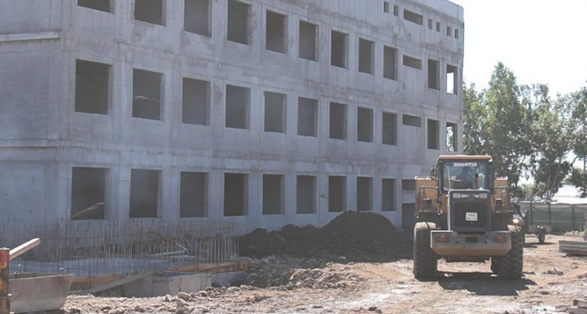 Без отставаний идёт строительство нового корпуса школы № 1 в Елизове на Камчатке 