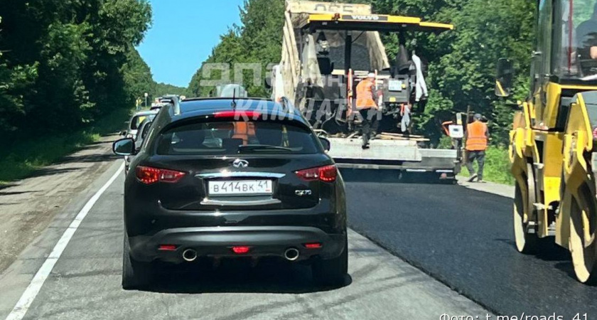 На выезде из камчатского Елизова образовалась большая пробка