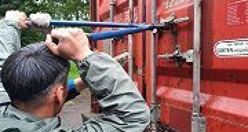 Подготовка к гастролям Иркутского Театра кукол "Аистёнок"