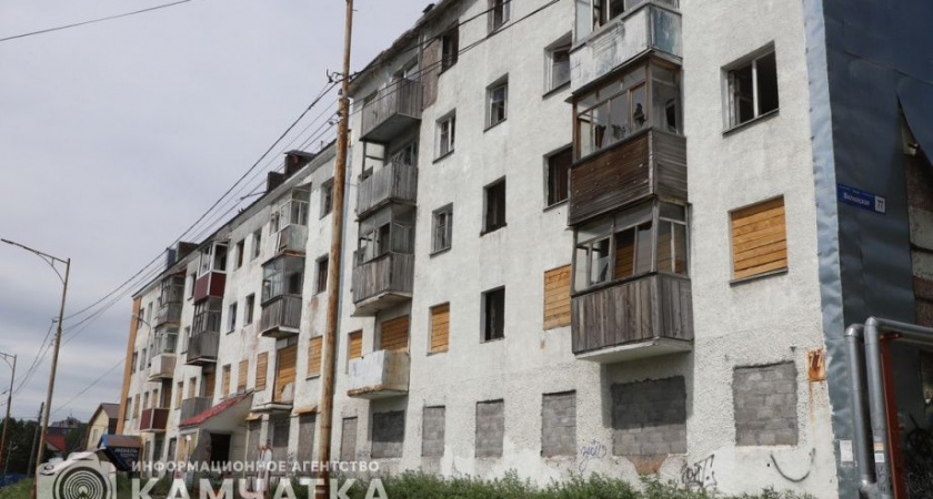 Глава Камчатки поручил срочно расселить аварийные дома, где есть риски обрушения