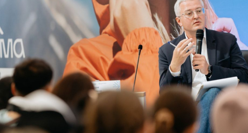 Модератором пленарной сессии форума «Экосистема. Заповедный край» выступил губернатор Камчатки 