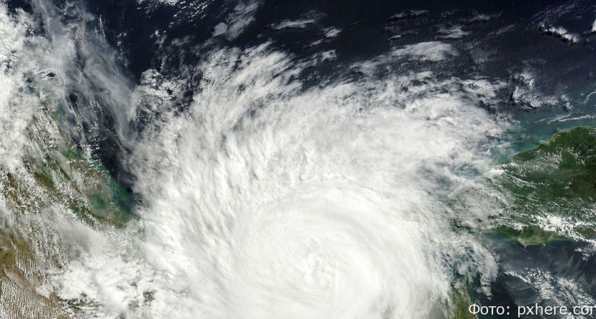 Циклон с Охотского моря несёт на Камчатку сильные дожди и ураганный ветер