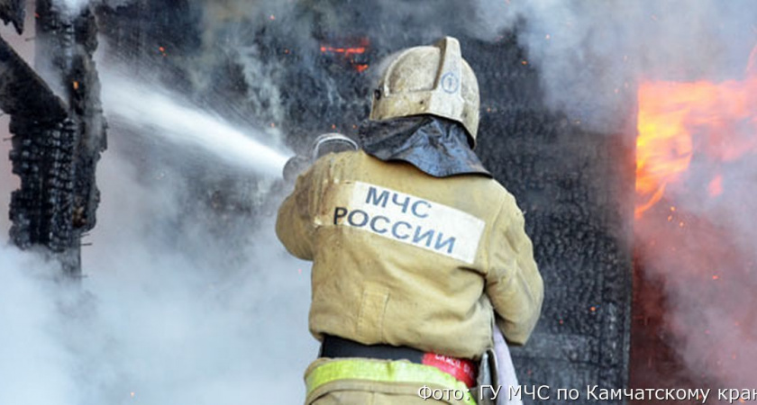 Пожар в двухэтажном дачном доме произошёл в Елизовском районе